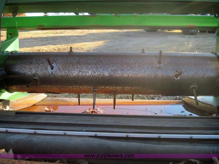 image for item 3153 John Deere 925D draper header
