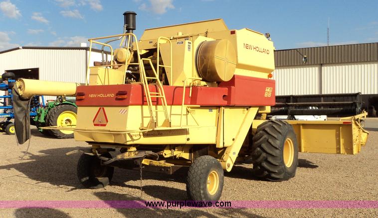 image for item 3453 1985 New Holland TR86 combine