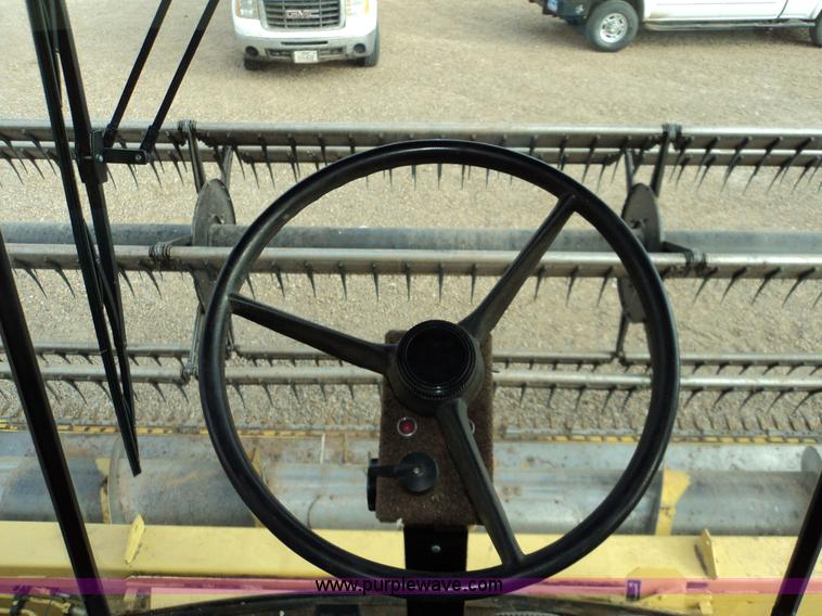 image for item 3453 1985 New Holland TR86 combine