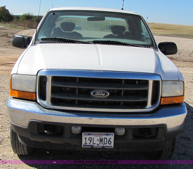 image for item 3622 2001 Ford F250 Super Duty pickup truck