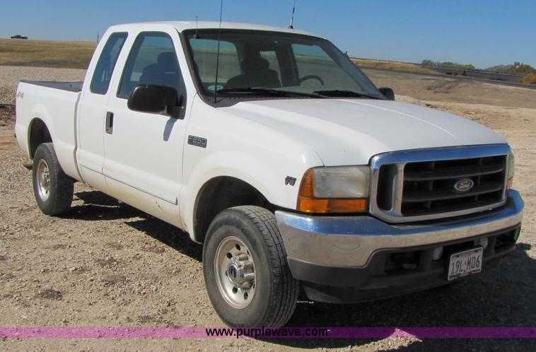 image for item 3622 2001 Ford F250 Super Duty pickup truck