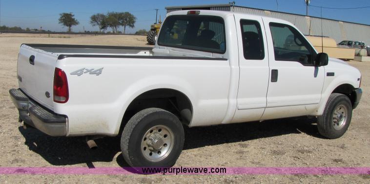 image for item 3622 2001 Ford F250 Super Duty pickup truck