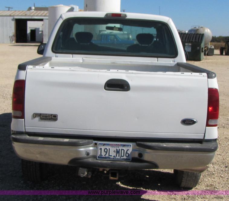 image for item 3622 2001 Ford F250 Super Duty pickup truck