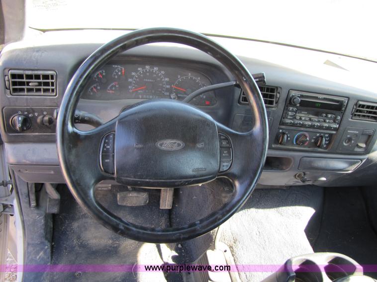 image for item 3622 2001 Ford F250 Super Duty pickup truck