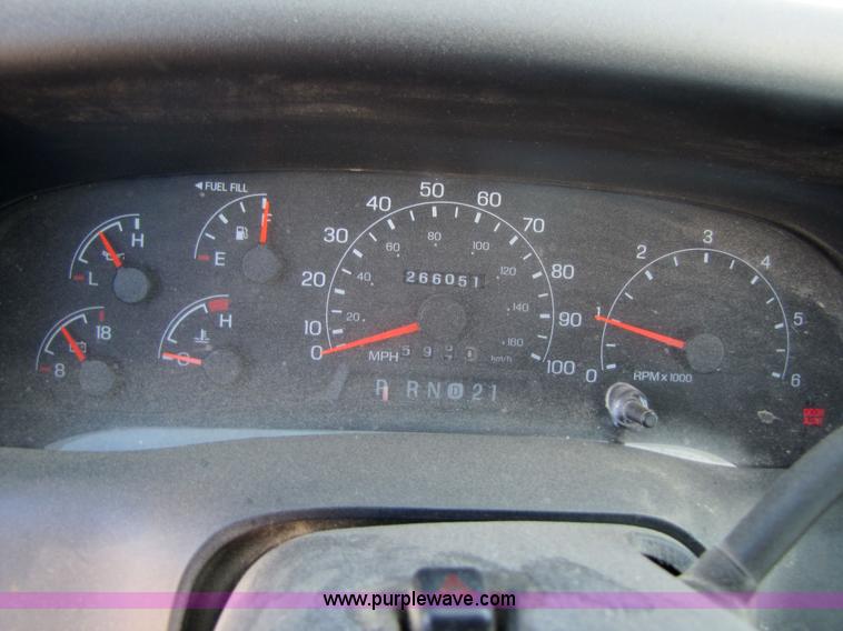 image for item 3622 2001 Ford F250 Super Duty pickup truck