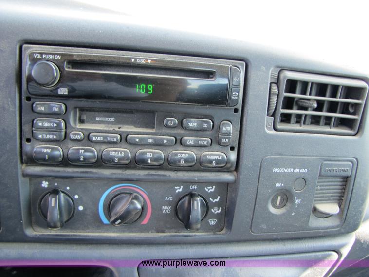 image for item 3622 2001 Ford F250 Super Duty pickup truck