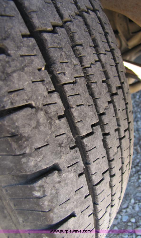 image for item 3622 2001 Ford F250 Super Duty pickup truck