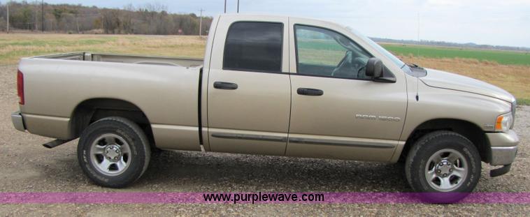 image for item 3624 2004 Dodge Ram 1500 Quad pickup truck
