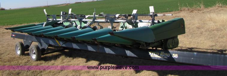 image for item 3627 John Deere 893 corn head