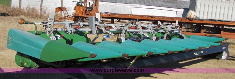image for item 3627 John Deere 893 corn head