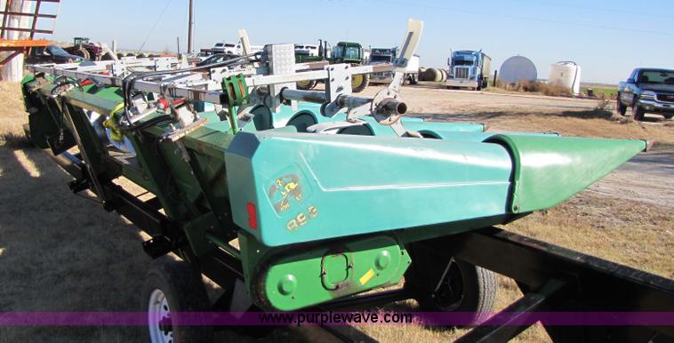image for item 3627 John Deere 893 corn head