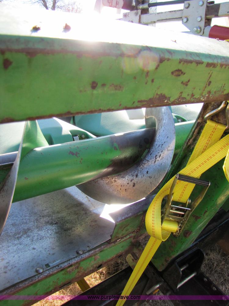 image for item 3627 John Deere 893 corn head