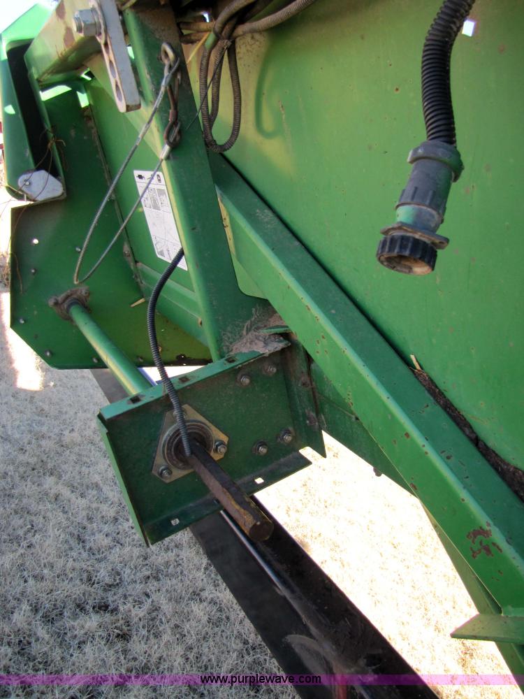 image for item 3627 John Deere 893 corn head
