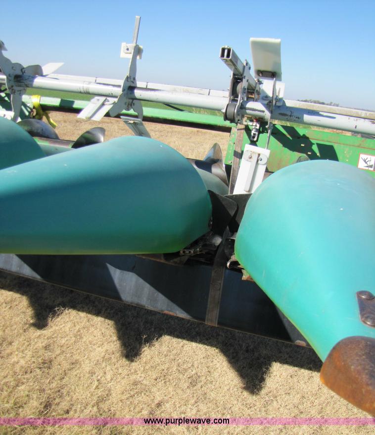 image for item 3627 John Deere 893 corn head