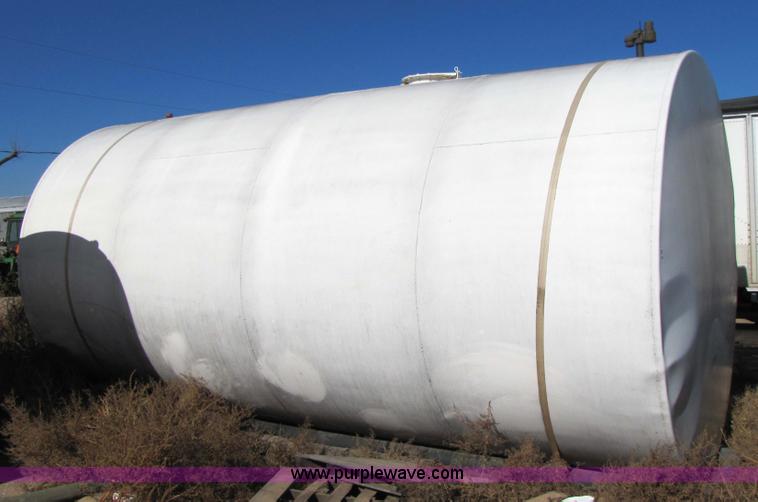 image for item 3628 10,000-gallon fuel tank with skids