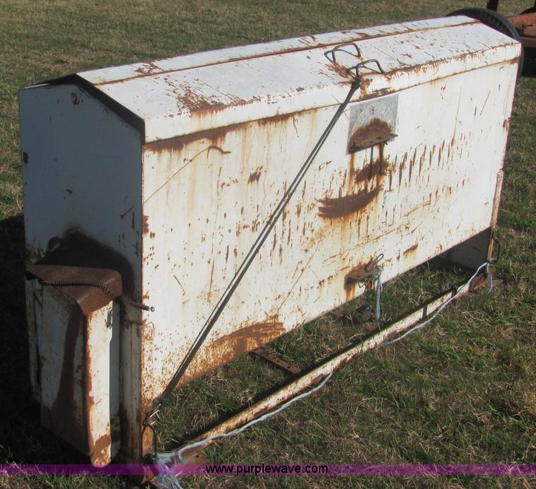 image for item 6697 Bar-six cake feeder