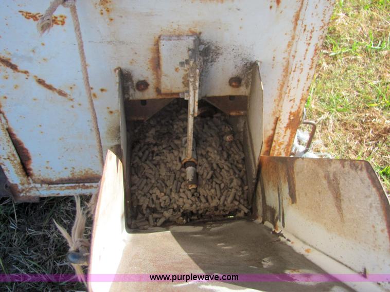 image for item 6697 Bar-six cake feeder