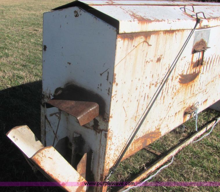 image for item 6697 Bar-six cake feeder