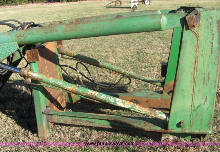 image for item 6699 Tractor loader