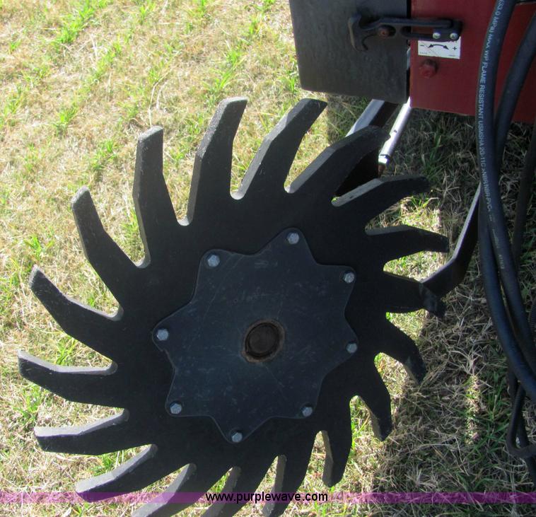 image for item 6712 M And W 5506 round baler