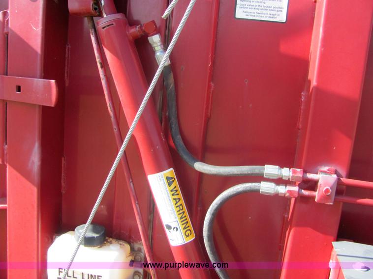 image for item 6712 M And W 5506 round baler