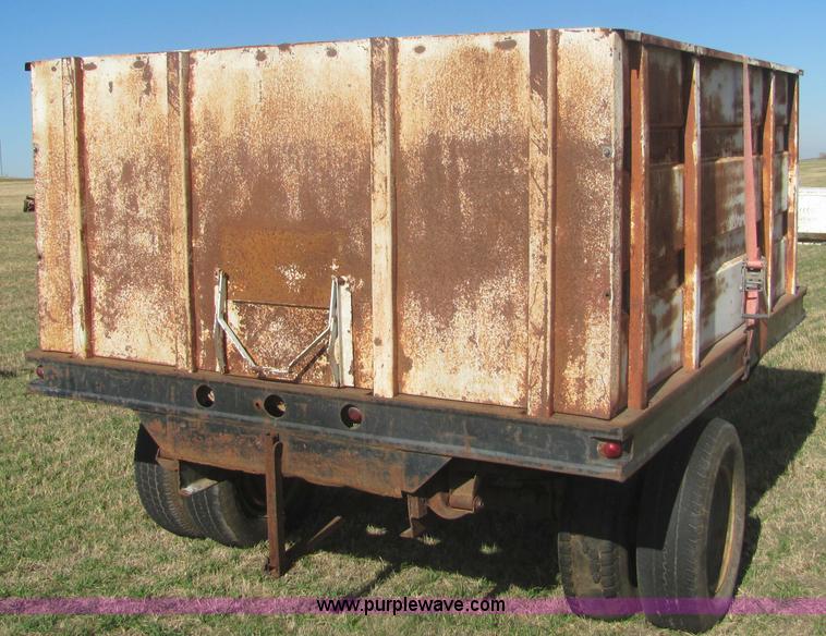 image for item 6721 Dual tandem box bed trailer