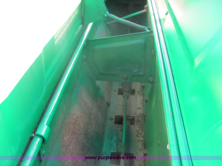 image for item 6722 John Deere drill