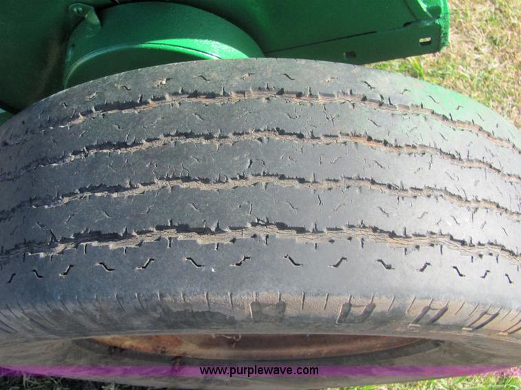 image for item 6722 John Deere drill