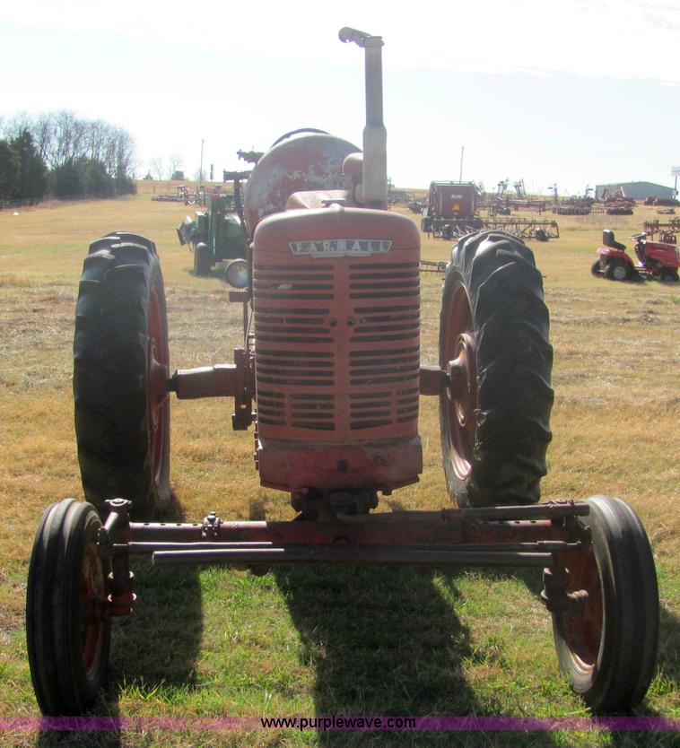 image for item 6723 Farmall M tractor