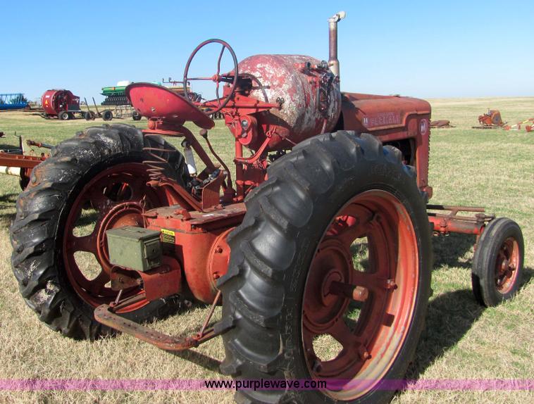 image for item 6723 Farmall M tractor