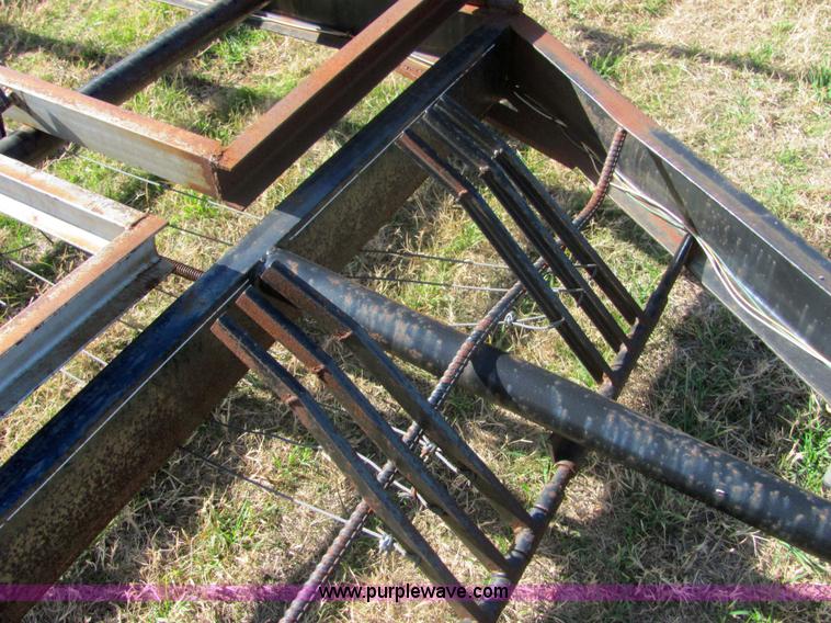 image for item 6725 Bale trailer