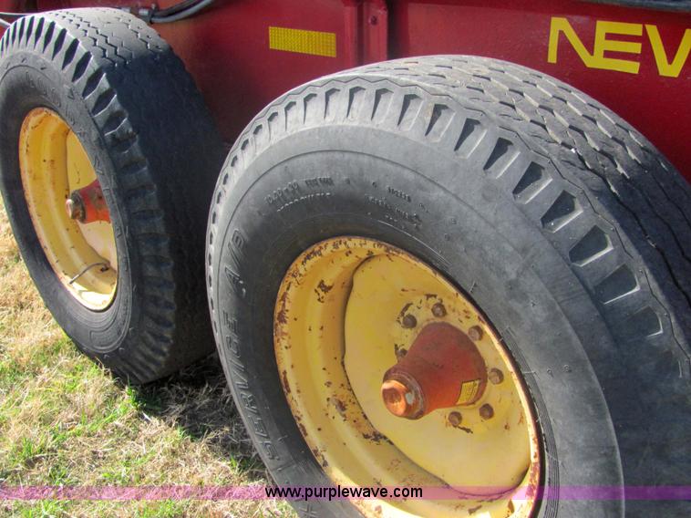 image for item 6726 New Holland 185 manure spreader