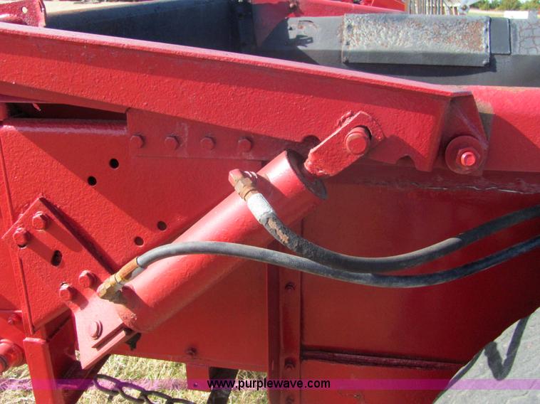 image for item 6726 New Holland 185 manure spreader