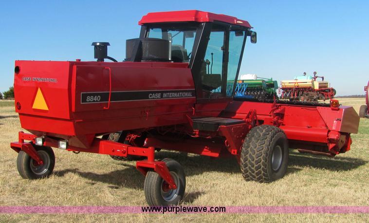 image for item 6730 Case International 8840 self-propelled swather