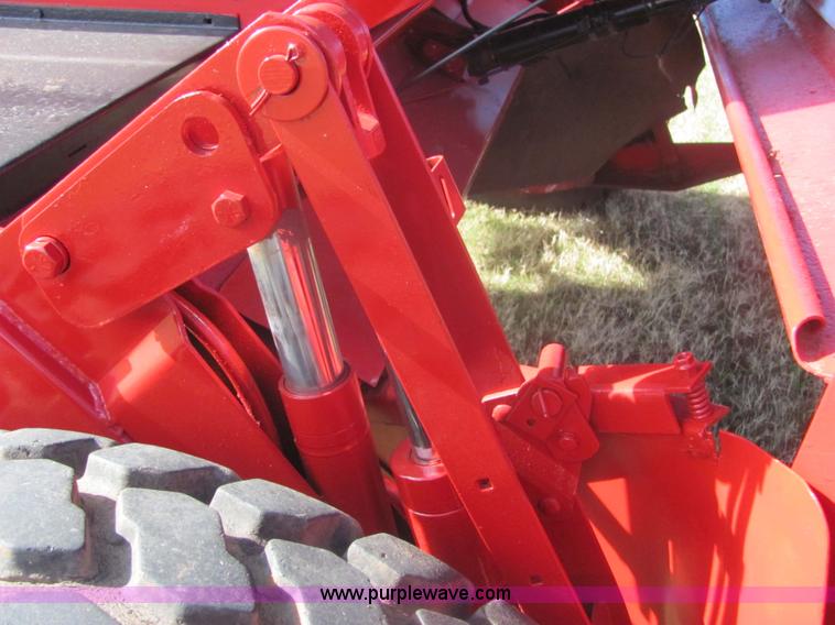 image for item 6730 Case International 8840 self-propelled swather