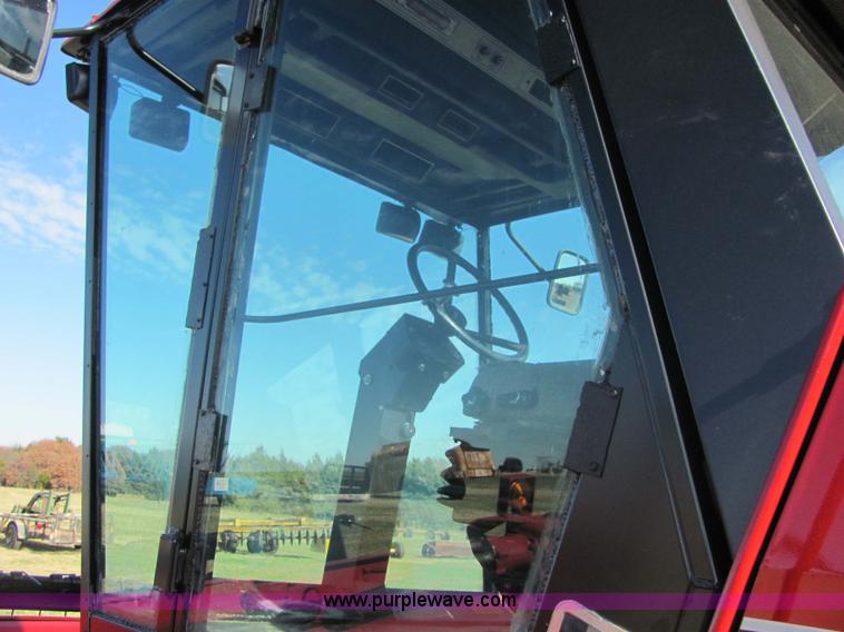 image for item 6730 Case International 8840 self-propelled swather