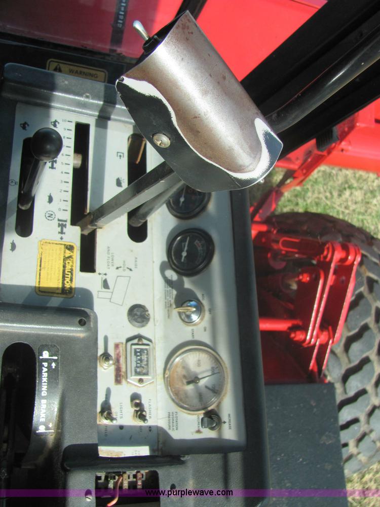 image for item 6730 Case International 8840 self-propelled swather