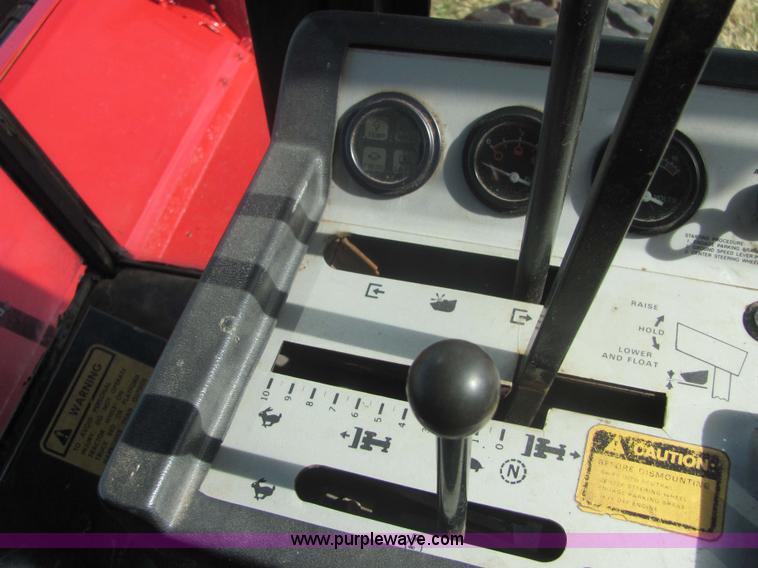 image for item 6730 Case International 8840 self-propelled swather