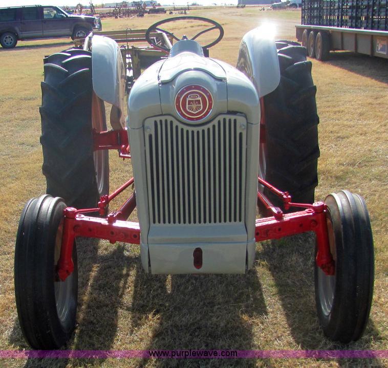 image for item 6734 600 Series Ford tractor