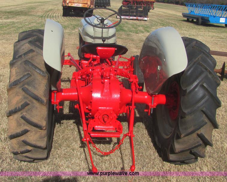 image for item 6734 600 Series Ford tractor