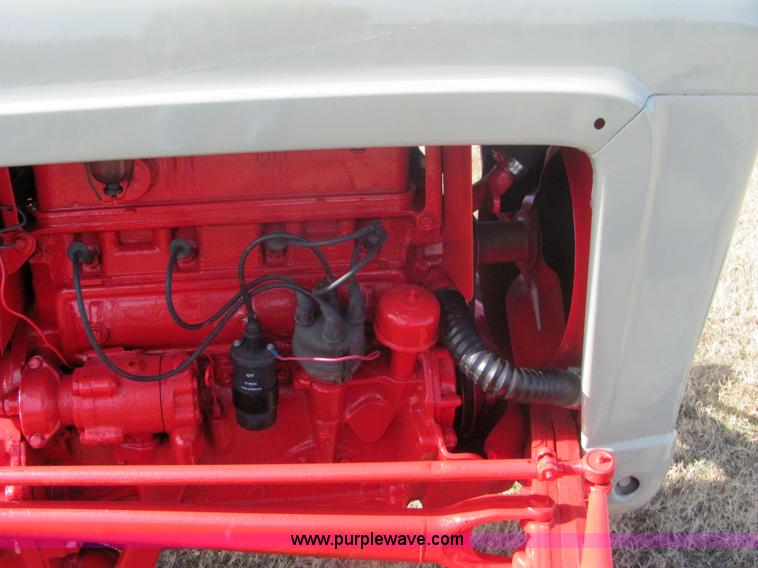 image for item 6734 600 Series Ford tractor