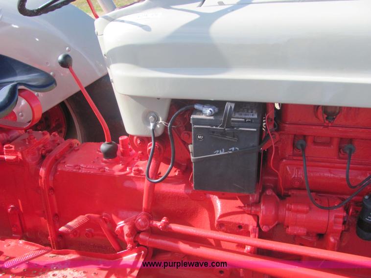 image for item 6734 600 Series Ford tractor