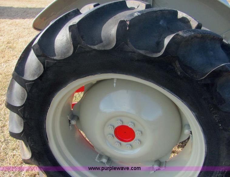 image for item 6734 600 Series Ford tractor