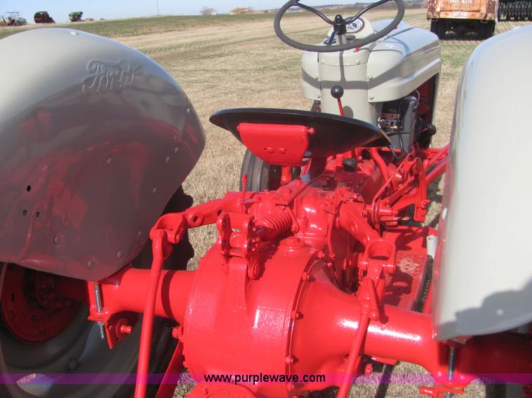 image for item 6734 600 Series Ford tractor