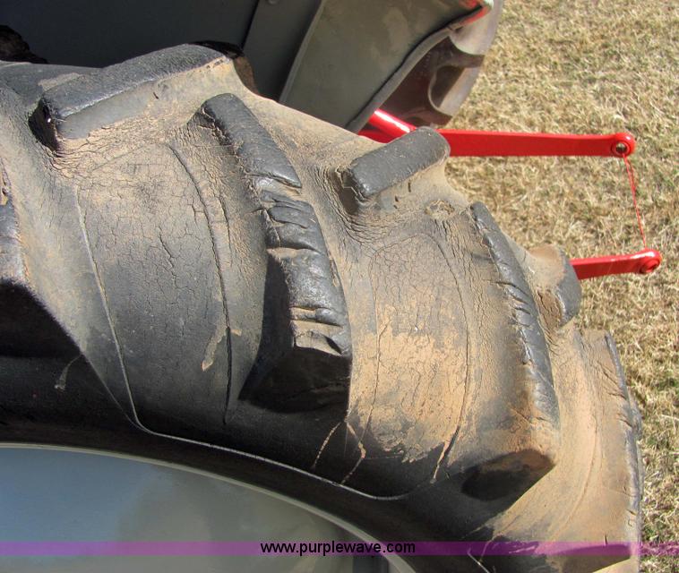 image for item 6734 600 Series Ford tractor