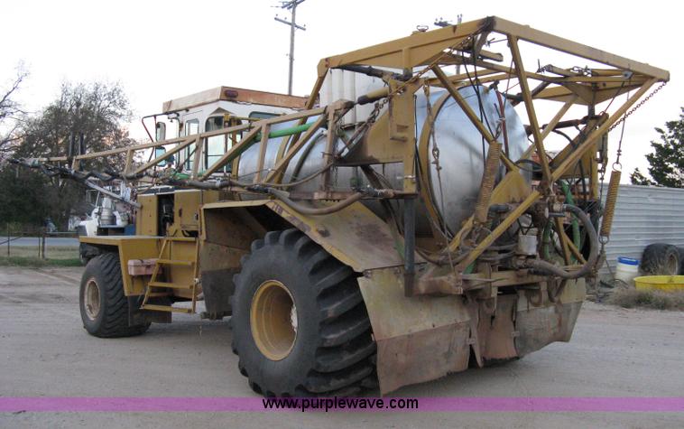 image for item 8059 1984 Ag-Chem 1664 self-propelled sprayer