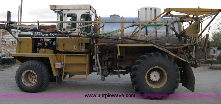 image for item 8059 1984 Ag-Chem 1664 self-propelled sprayer