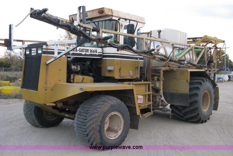 image for item 8059 1984 Ag-Chem 1664 self-propelled sprayer