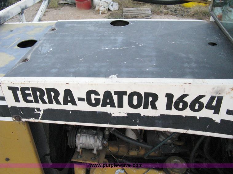 image for item 8059 1984 Ag-Chem 1664 self-propelled sprayer