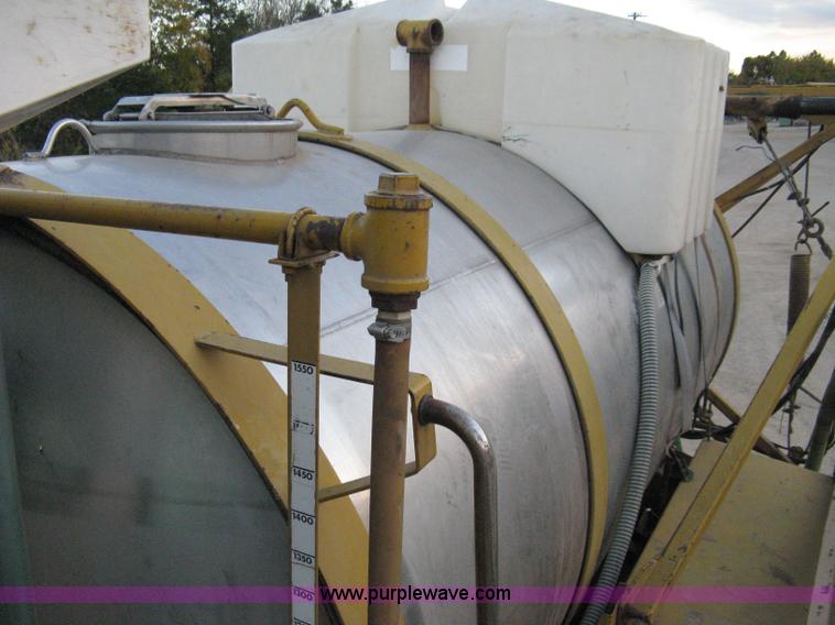 image for item 8059 1984 Ag-Chem 1664 self-propelled sprayer